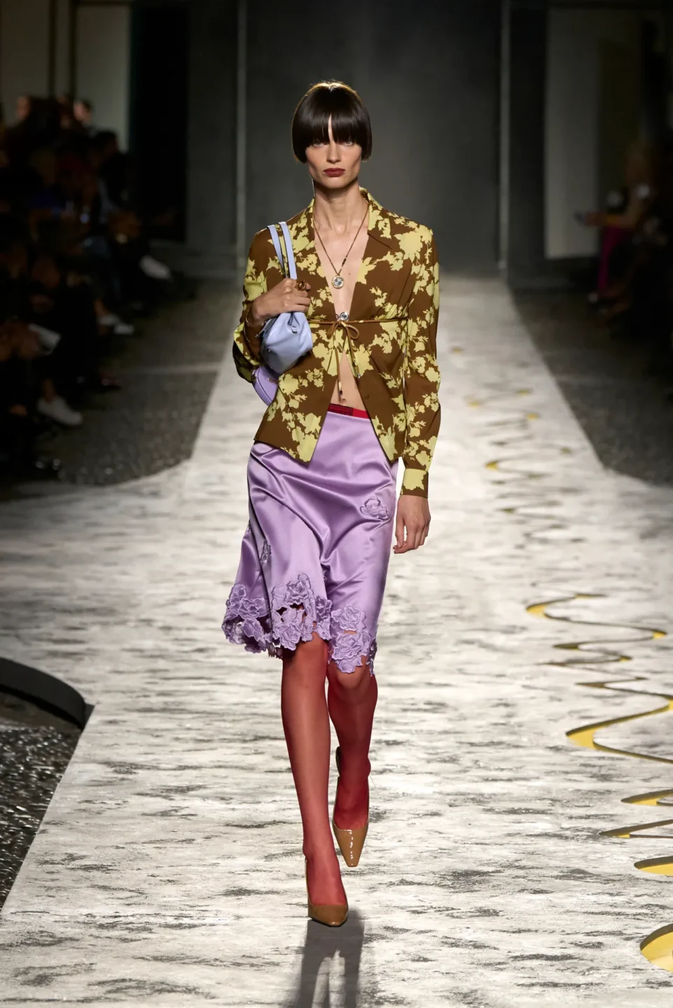00040-versace-spring-2025-ready-to-wear-credit-gorunway