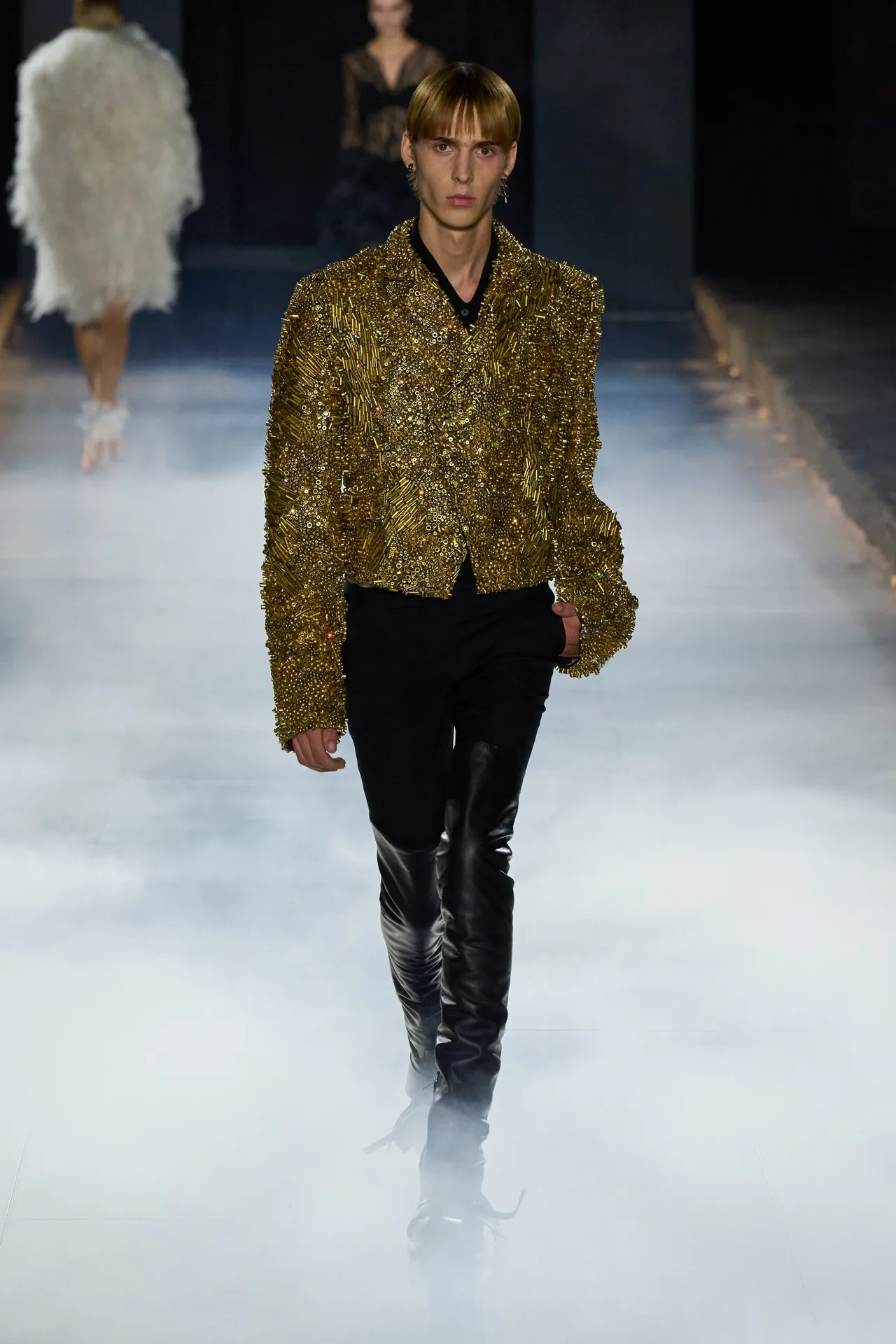 00041-alexander-mcqueen-spring-2025-ready-to-wear-credit-gorunway