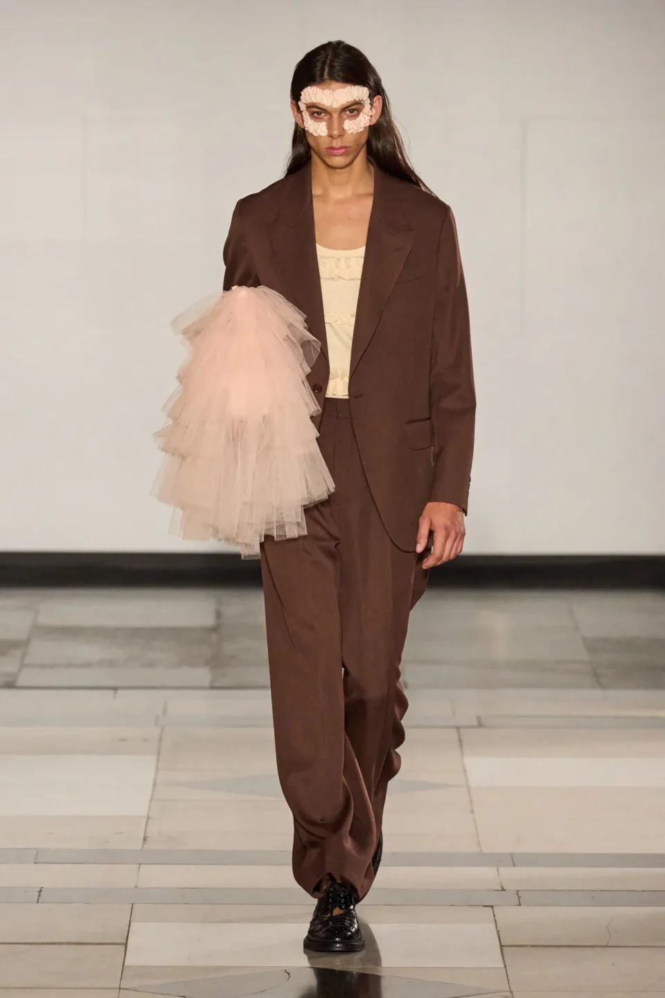 00041-simone-rocha-spring-2025-ready-to-wear-credit-gorunway