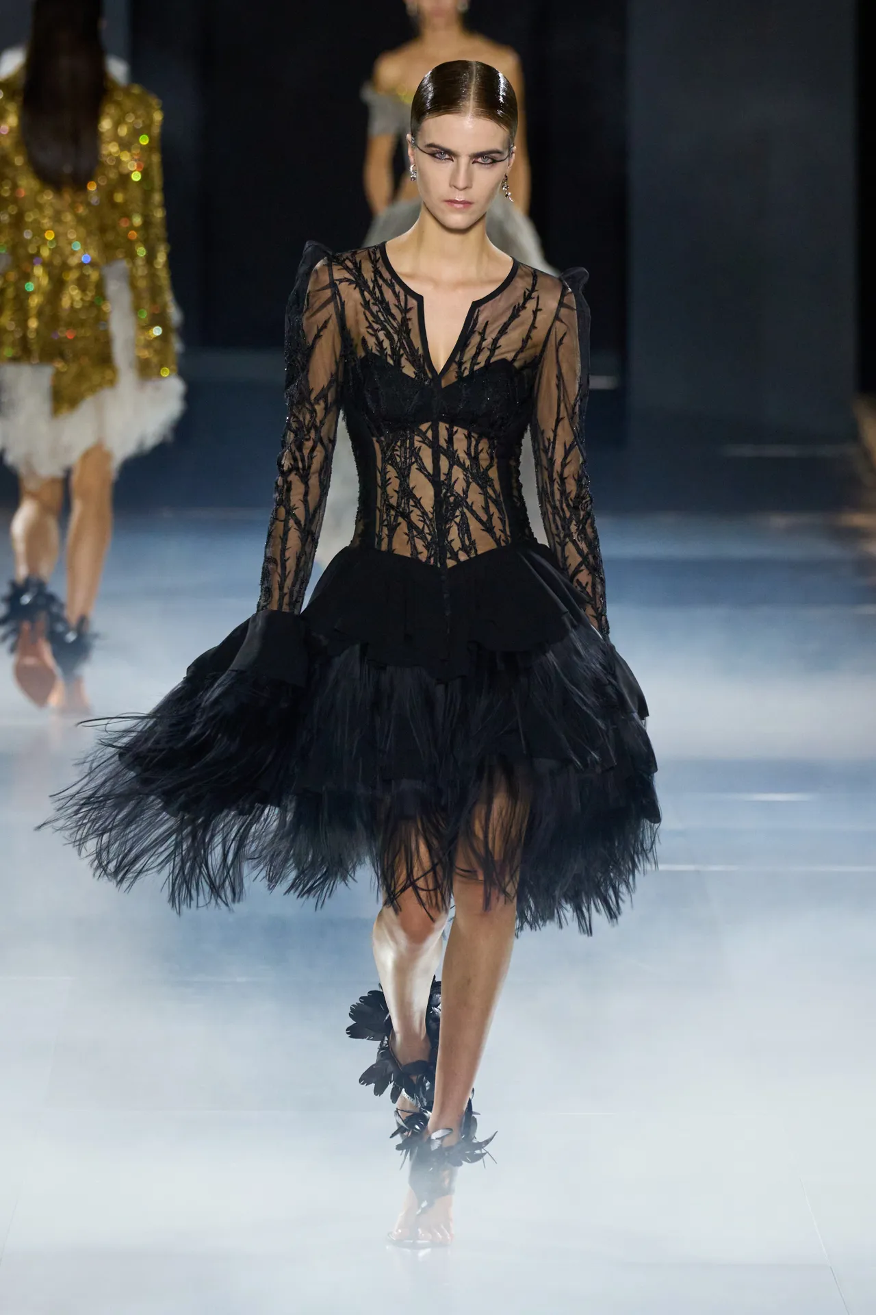 00042-alexander-mcqueen-spring-2025-ready-to-wear-credit-gorunway