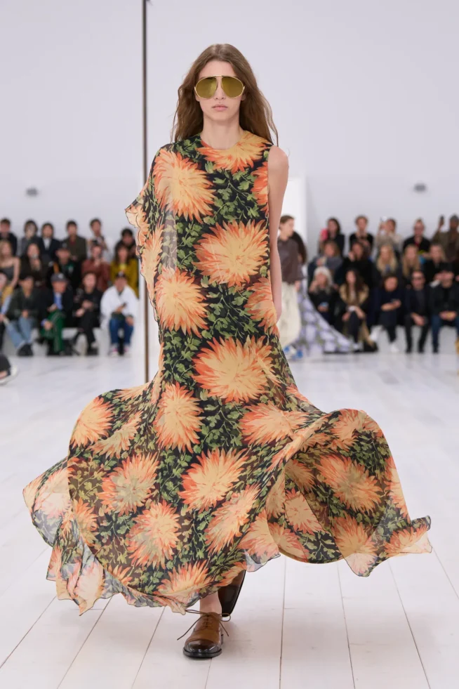 00042-loewe-spring-2025-ready-to-wear-credit-gorunway