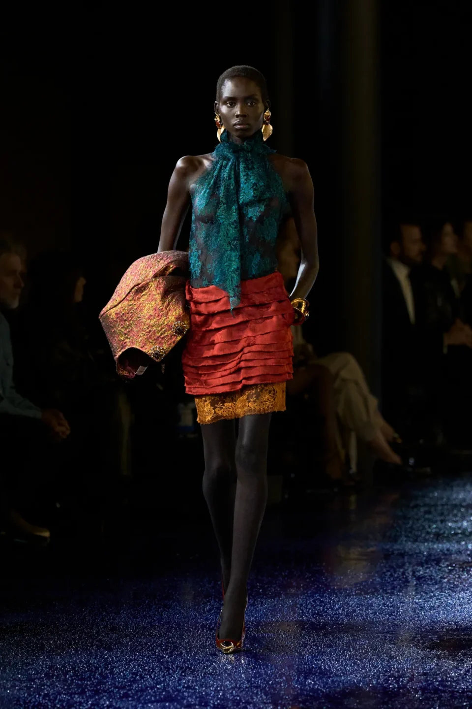 00042-saint-laurent-spring-2025-ready-to-wear-credit-gorunway