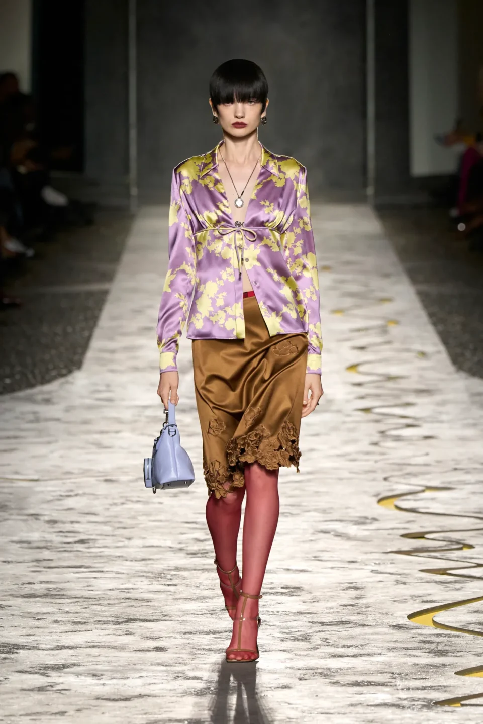 00042-versace-spring-2025-ready-to-wear-credit-gorunway