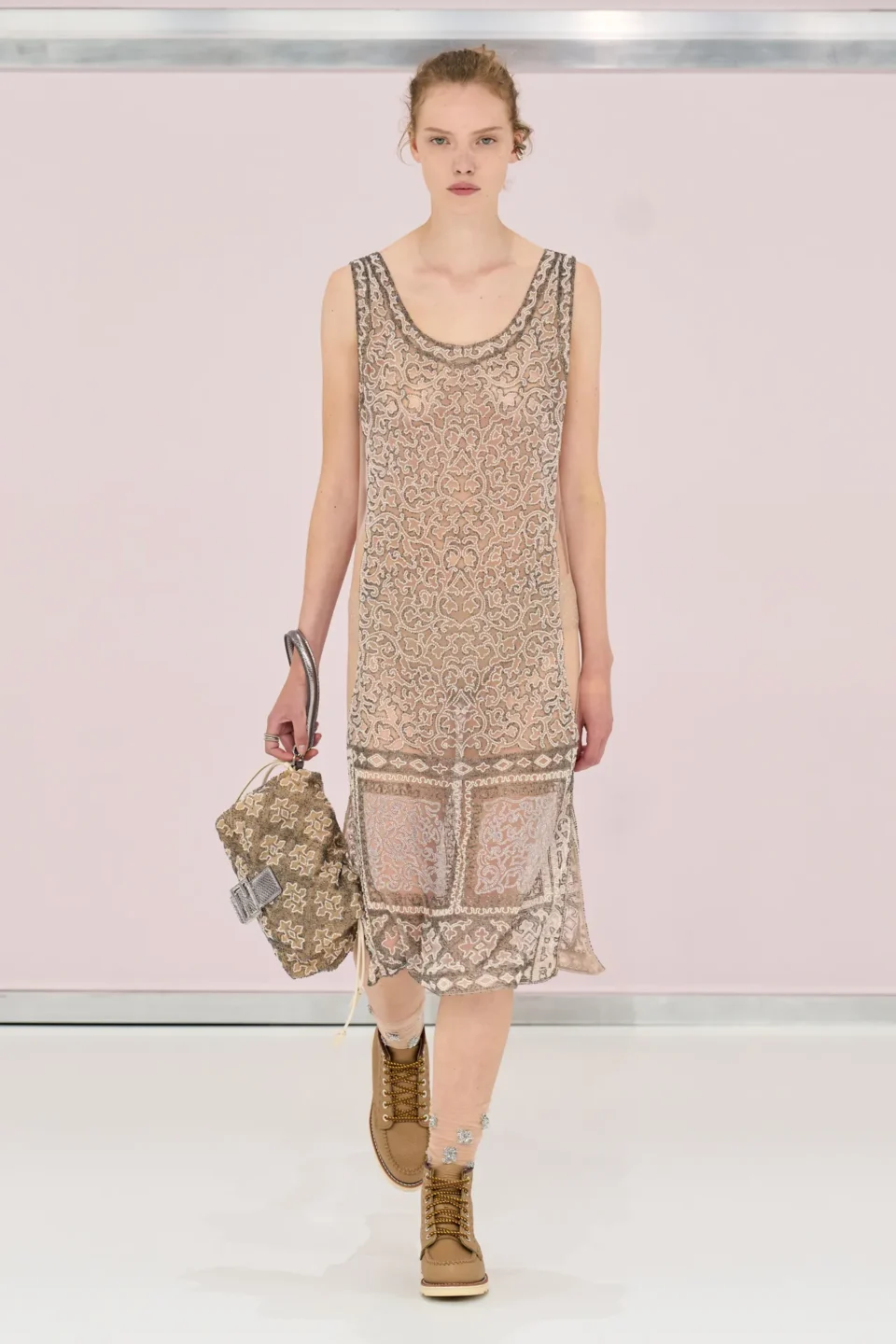 00043-fendi-spring-2025-ready-to-wear-credit-gorunway