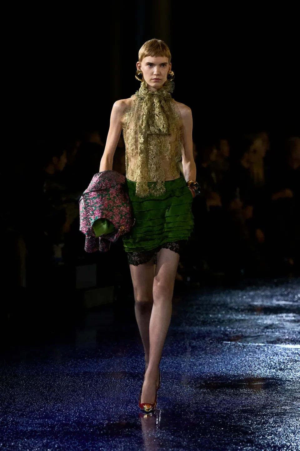 00043-saint-laurent-spring-2025-ready-to-wear-credit-gorunway