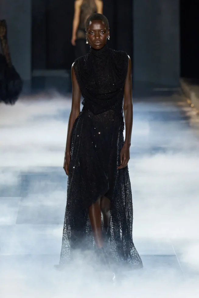 00044-alexander-mcqueen-spring-2025-ready-to-wear-credit-gorunway