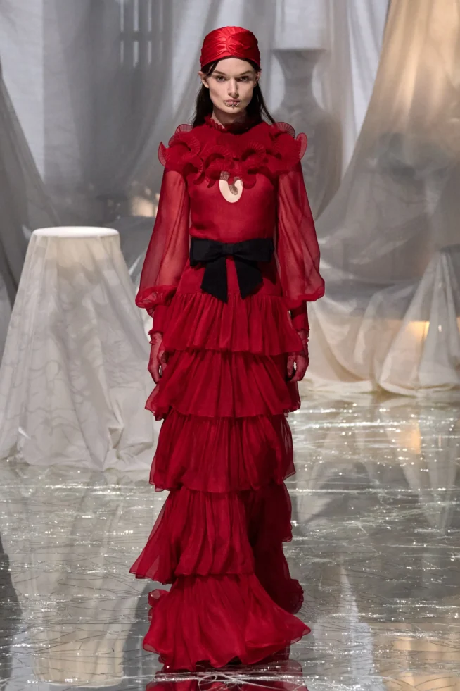 00045-valentino-spring-2025-ready-to-wear-credit-gorunway