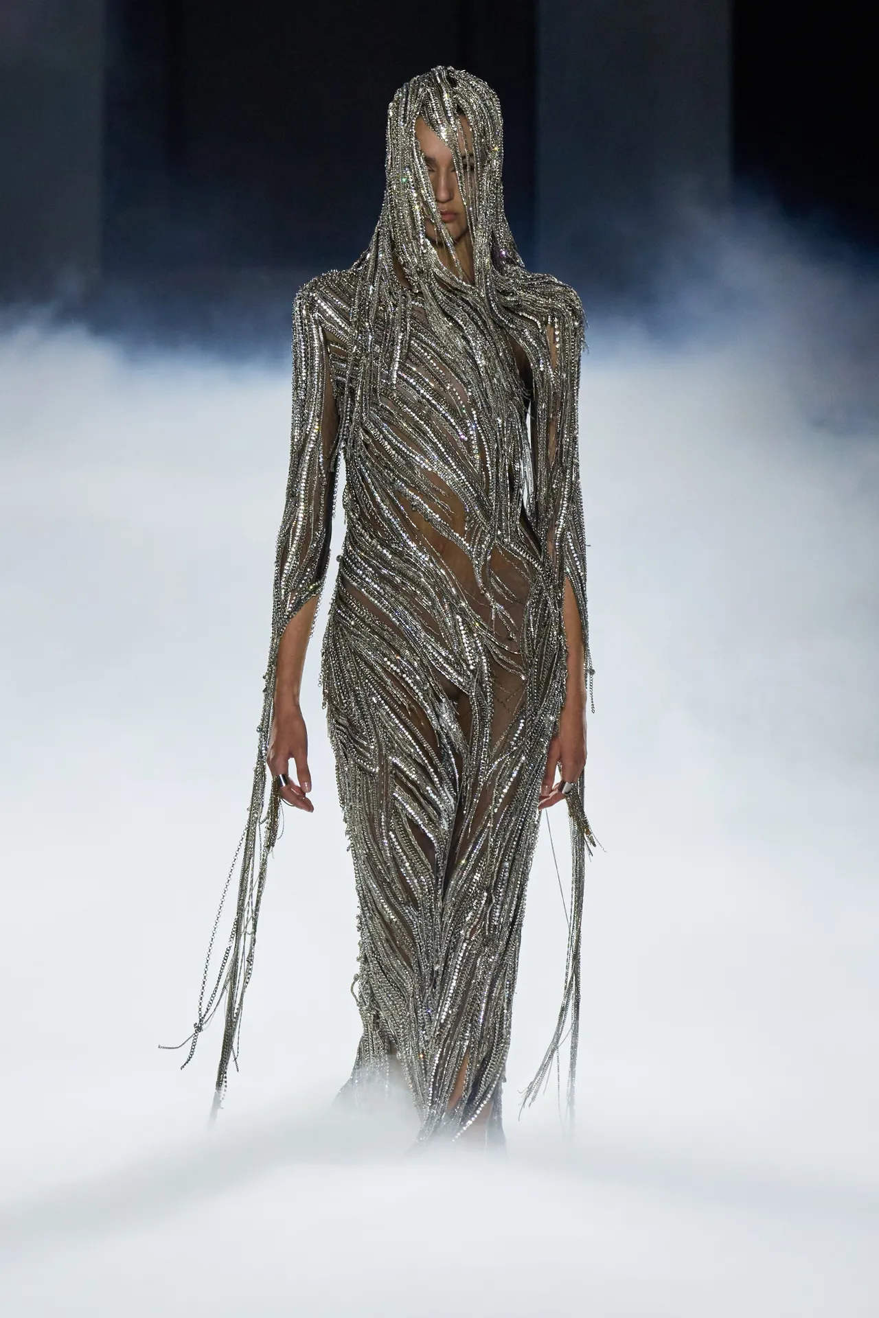 00046-alexander-mcqueen-spring-2025-ready-to-wear-credit-gorunway