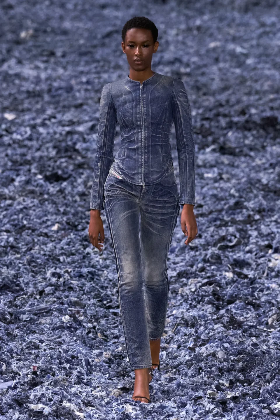 00046-diesel-spring-2025-ready-to-wear-credit-gorunway