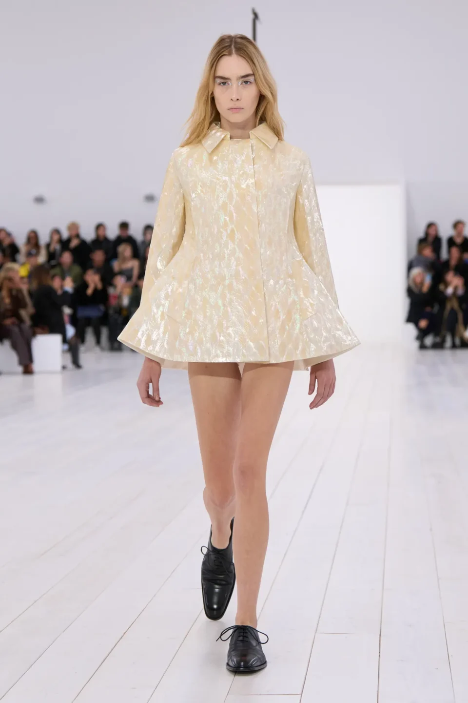 00046-loewe-spring-2025-ready-to-wear-credit-gorunway