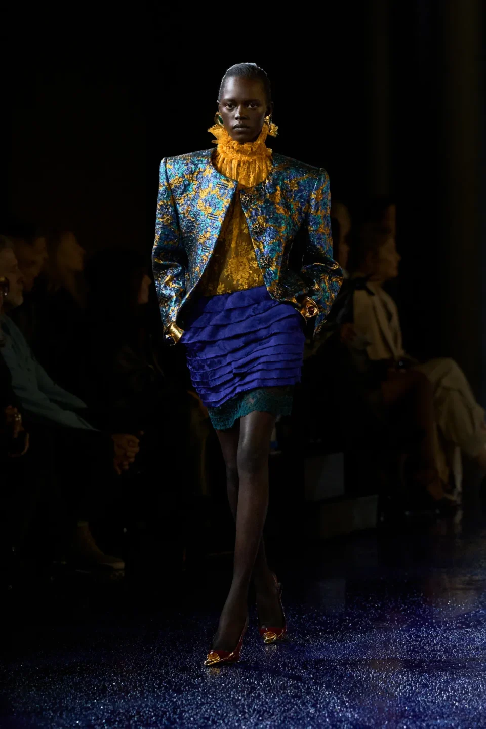 00047-saint-laurent-spring-2025-ready-to-wear-credit-gorunway