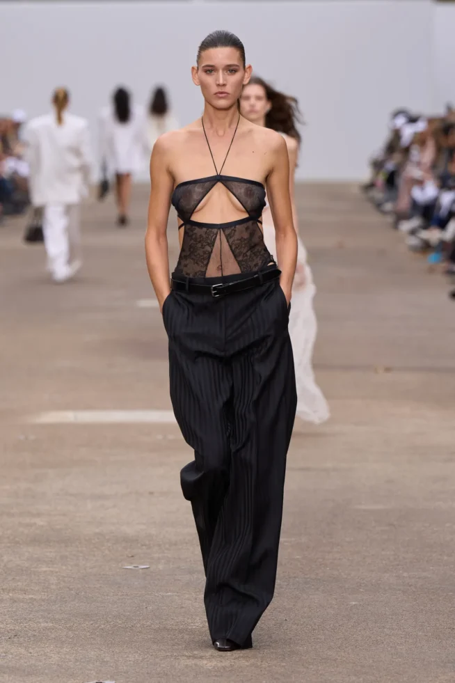 00047-stella-mccartney-spring-2025-ready-to-wear-credit-gorunway