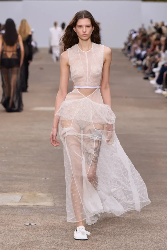 00048-stella-mccartney-spring-2025-ready-to-wear-credit-gorunway