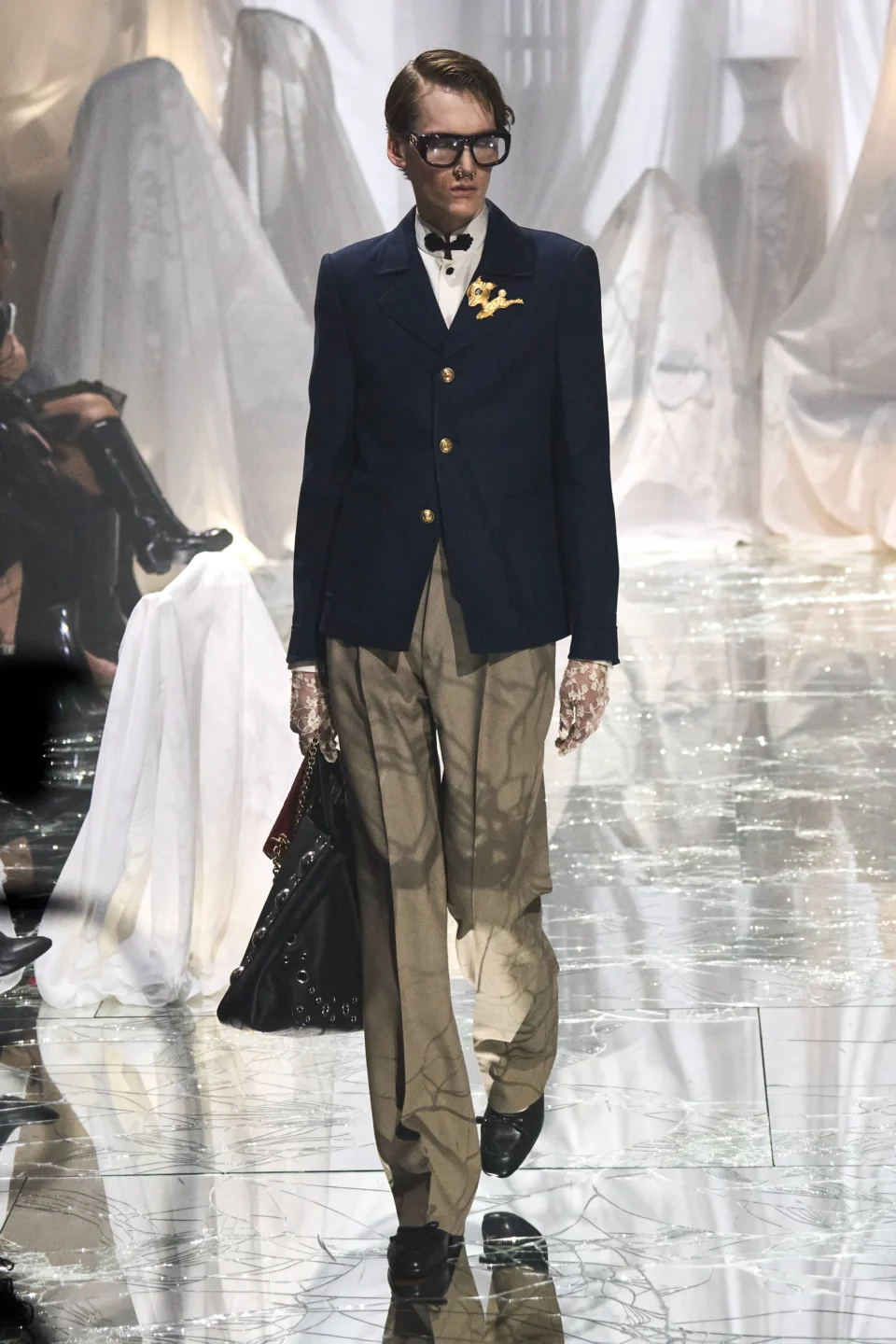 00048-valentino-spring-2025-ready-to-wear-credit-gorunway