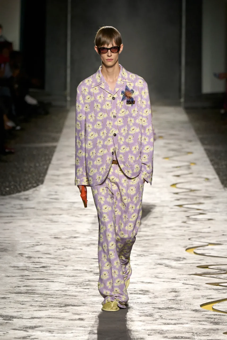 00048-versace-spring-2025-ready-to-wear-credit-gorunway