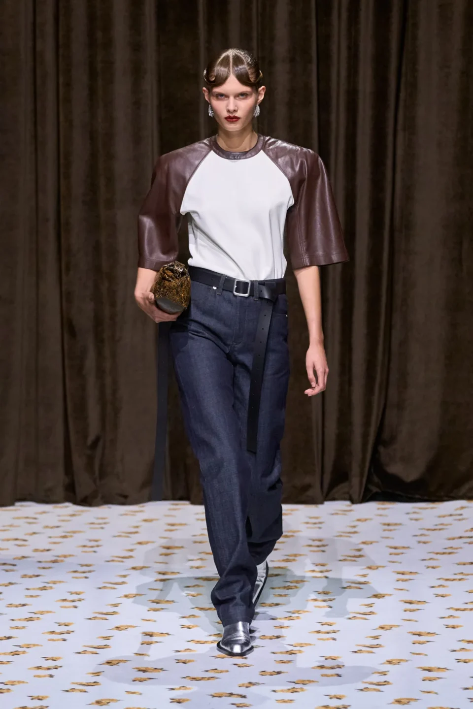 00049-jil-sander-spring-2025-ready-to-wear-credit-gorunway