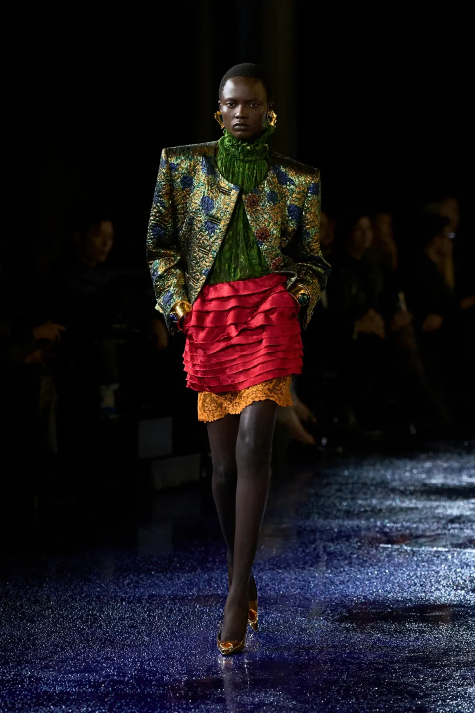 00049-saint-laurent-spring-2025-ready-to-wear-credit-gorunway