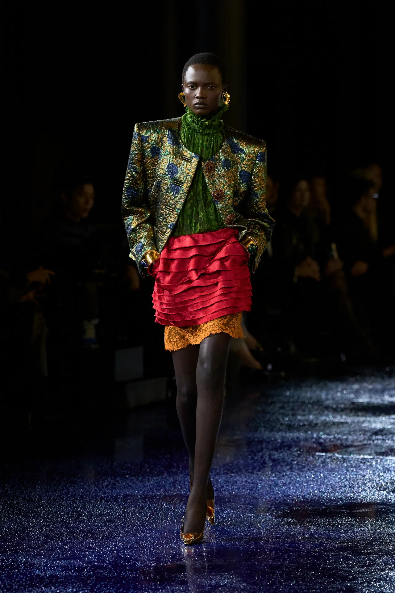 00049-saint-laurent-spring-2025-ready-to-wear-credit-gorunway