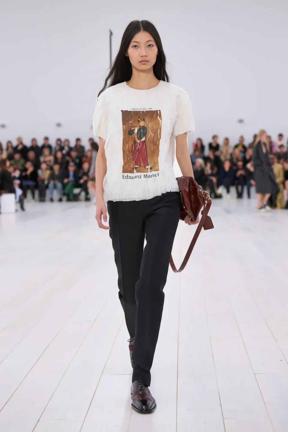 00050-loewe-spring-2025-ready-to-wear-credit-gorunway