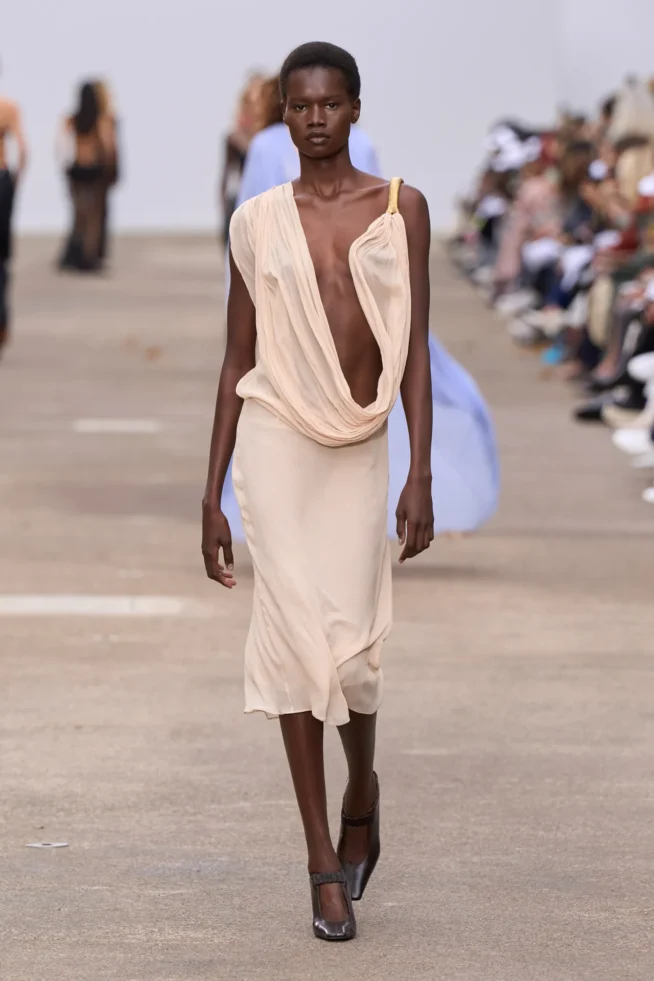 00050-stella-mccartney-spring-2025-ready-to-wear-credit-gorunway