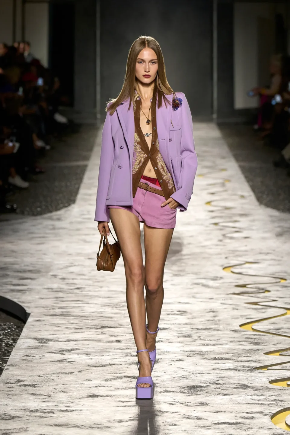 00050-versace-spring-2025-ready-to-wear-credit-gorunway