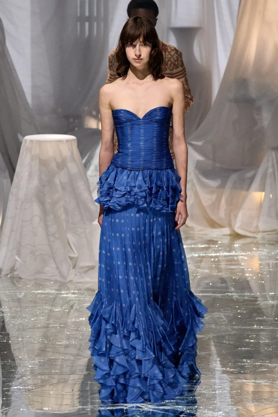 00053-valentino-spring-2025-ready-to-wear-credit-gorunway