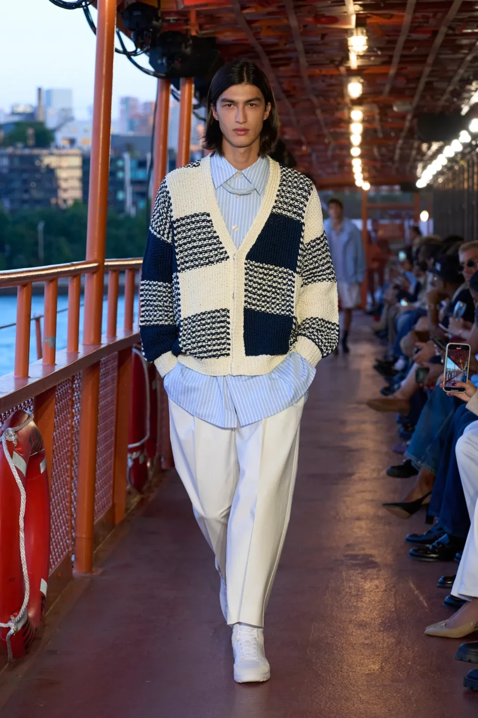 00054-tommy-hilfiger-spring-2025-ready-to-wear-credit-brand