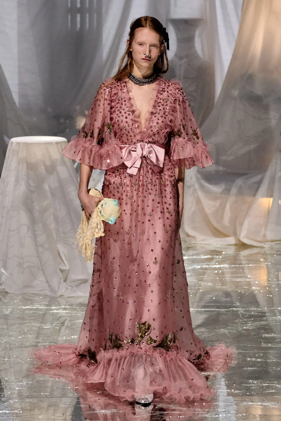 00055-valentino-spring-2025-ready-to-wear-credit-gorunway