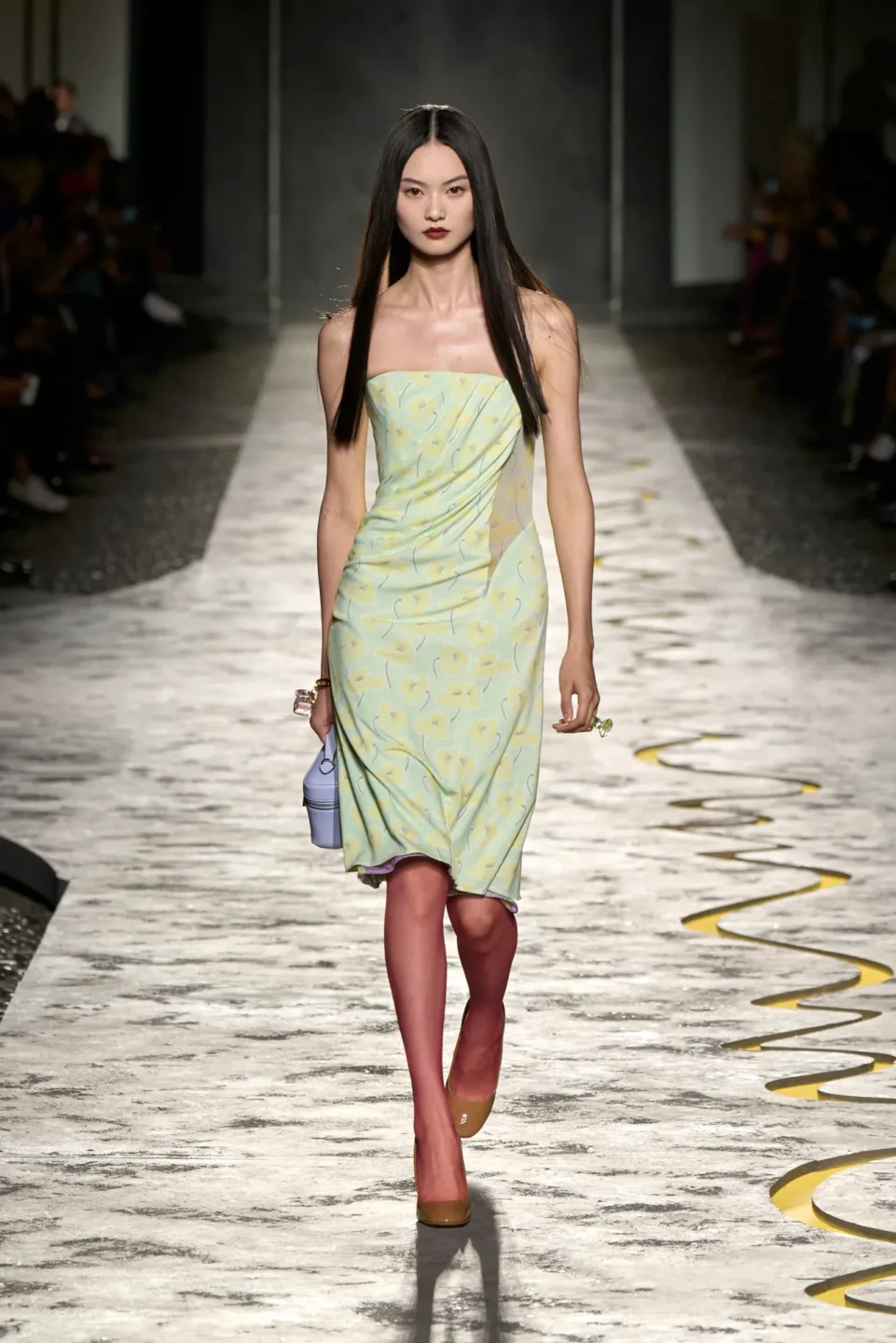 00055-versace-spring-2025-ready-to-wear-credit-gorunway