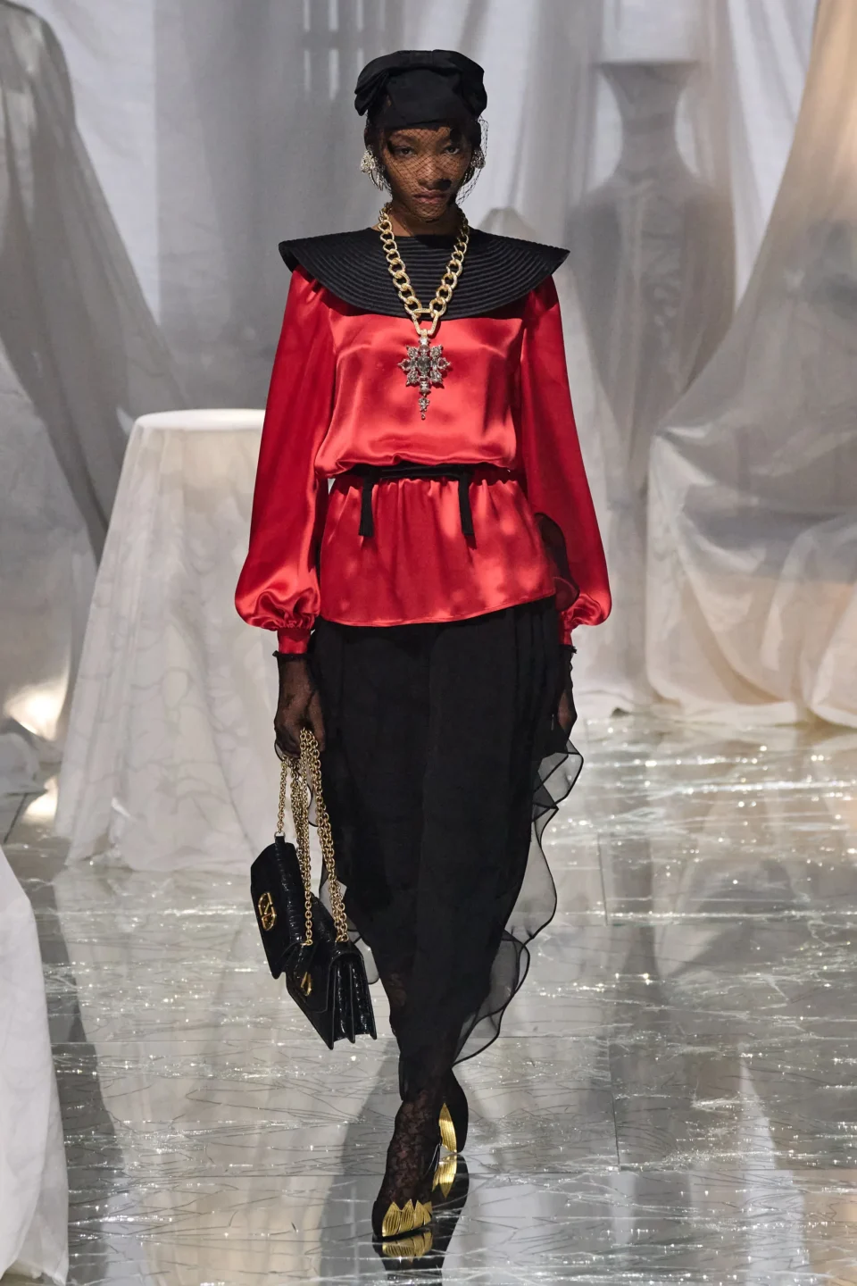 00057-valentino-spring-2025-ready-to-wear-credit-gorunway