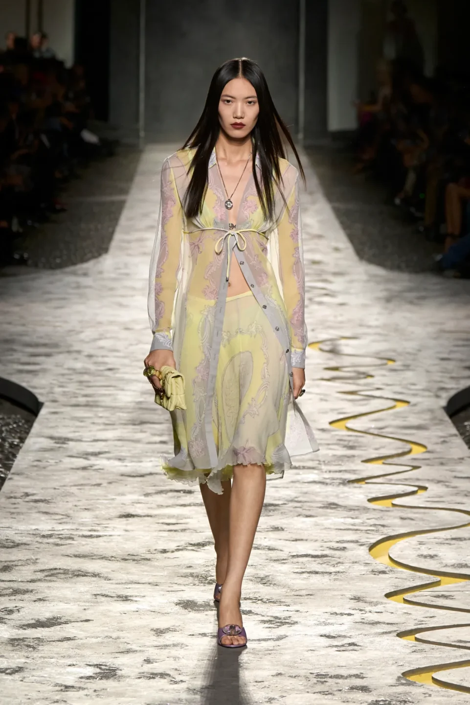 00059-versace-spring-2025-ready-to-wear-credit-gorunway