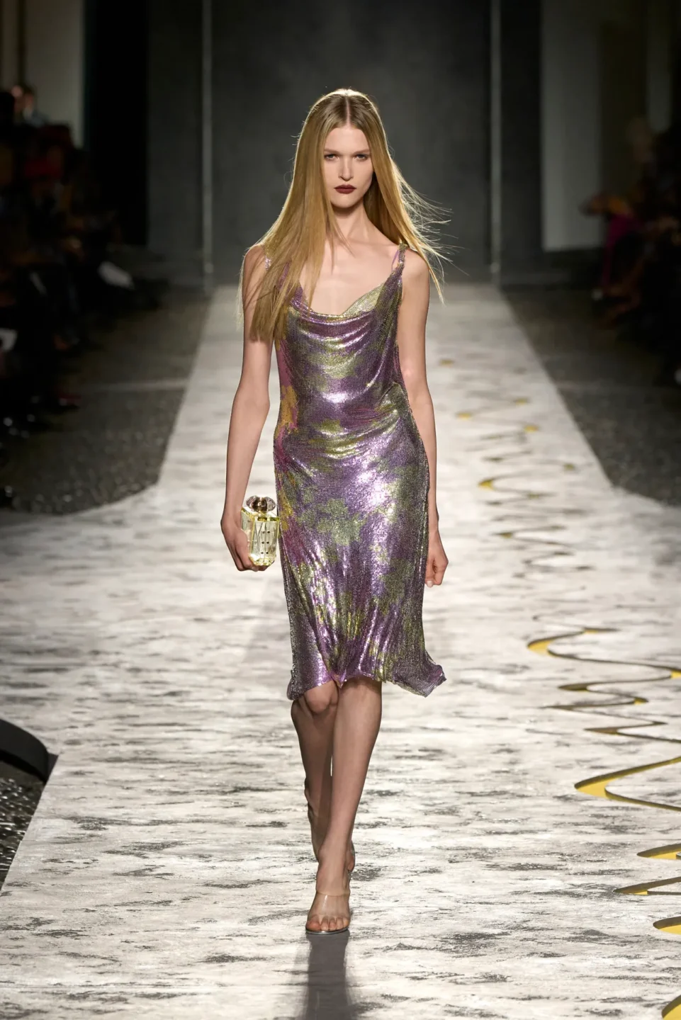 00061-versace-spring-2025-ready-to-wear-credit-gorunway