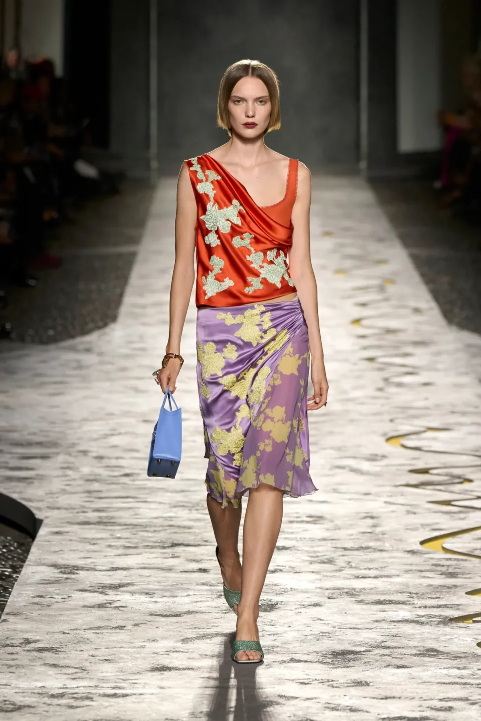 00062-versace-spring-2025-ready-to-wear-credit-gorunway