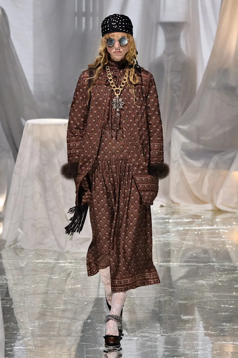 00063-valentino-spring-2025-ready-to-wear-credit-gorunway