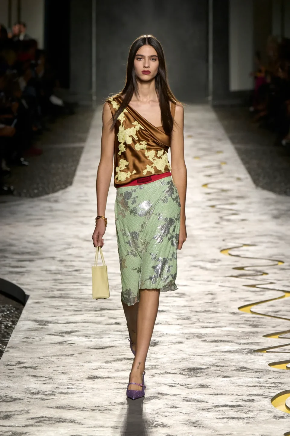00063-versace-spring-2025-ready-to-wear-credit-gorunway