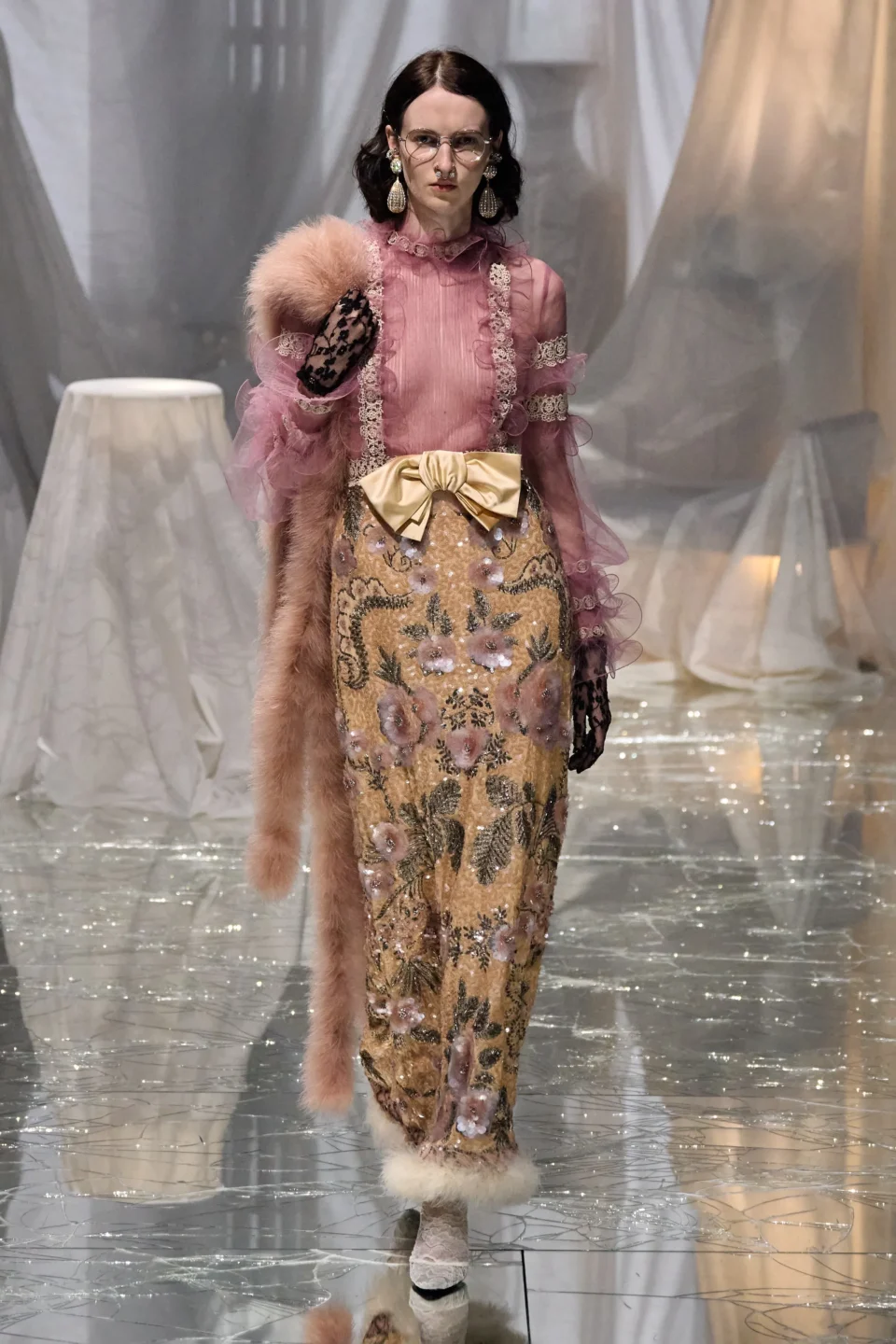 00065-valentino-spring-2025-ready-to-wear-credit-gorunway