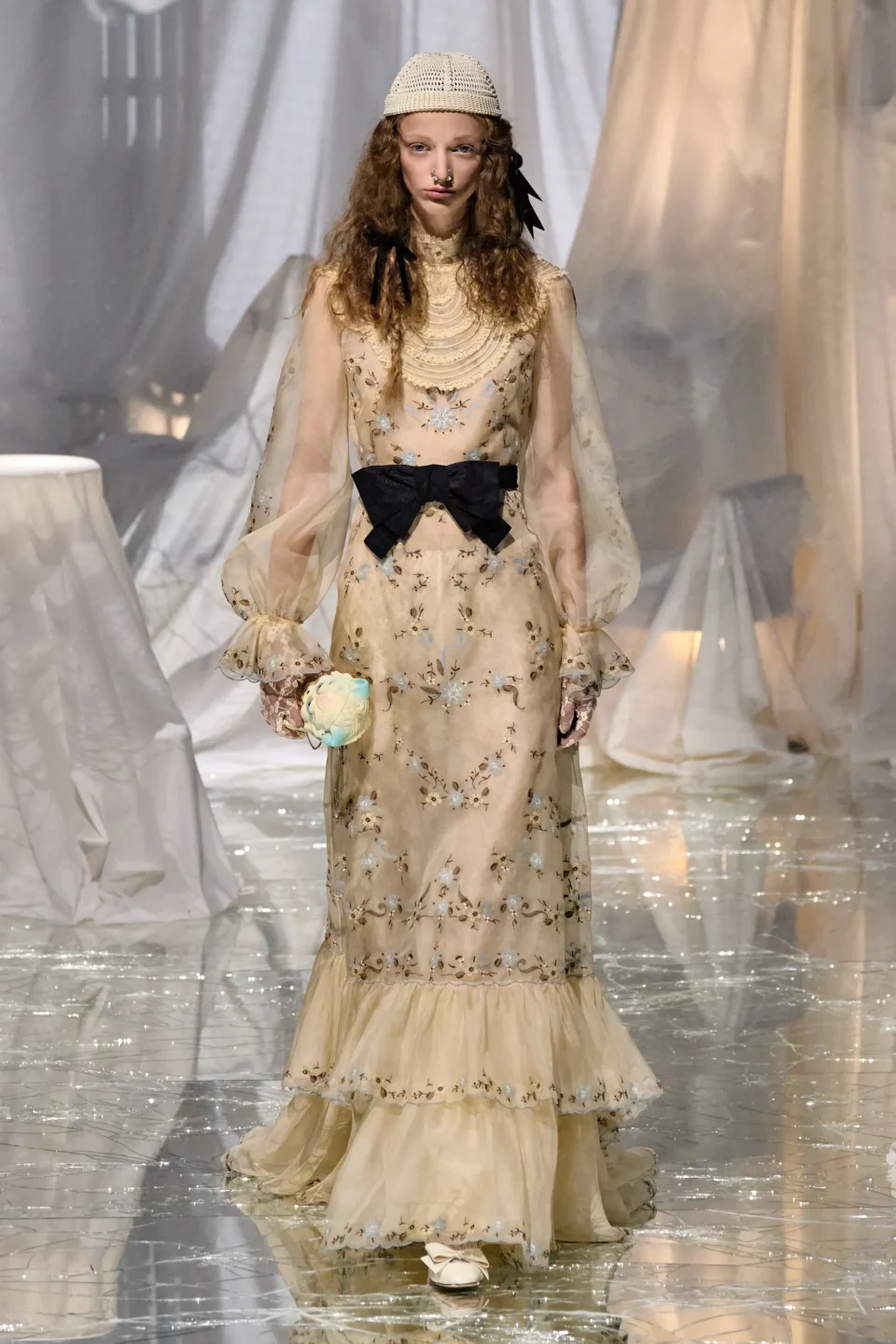00067-valentino-spring-2025-ready-to-wear-credit-gorunway