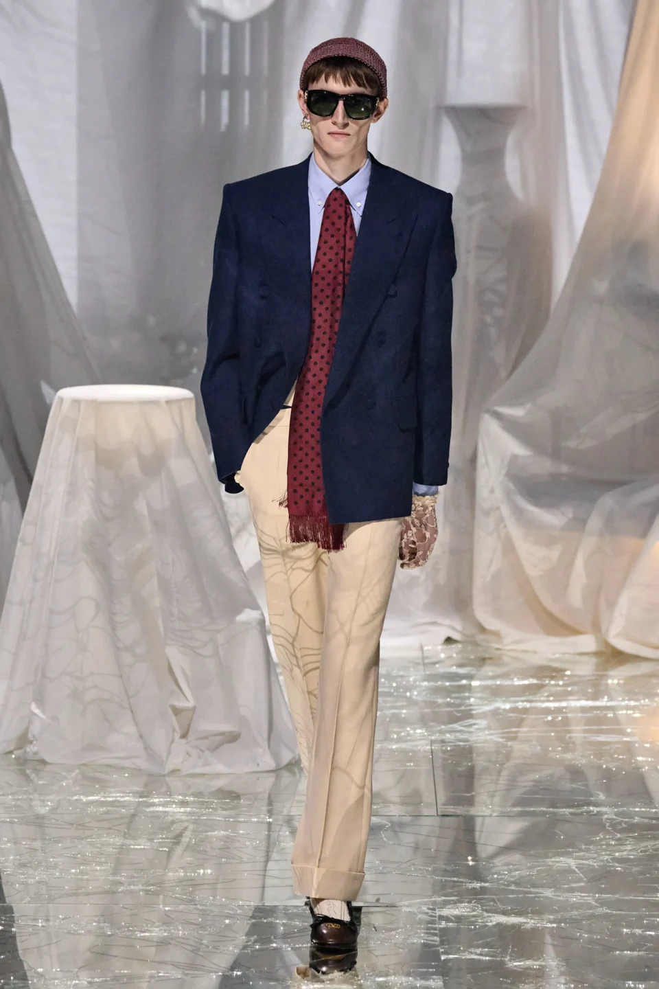 00070-valentino-spring-2025-ready-to-wear-credit-gorunway