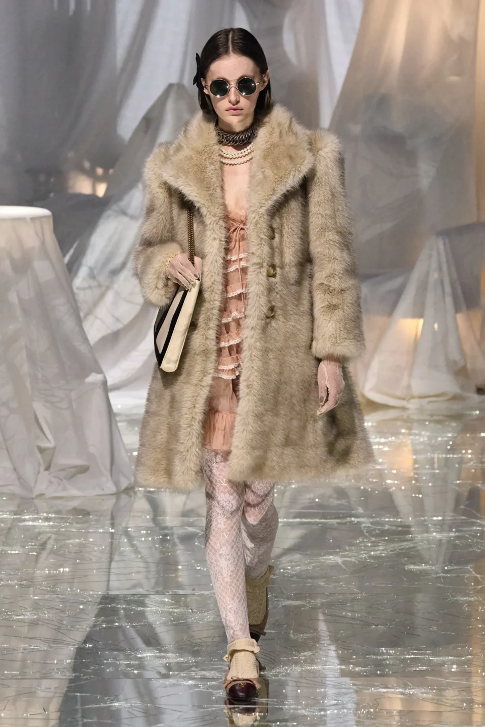 00075-valentino-spring-2025-ready-to-wear-credit-gorunway