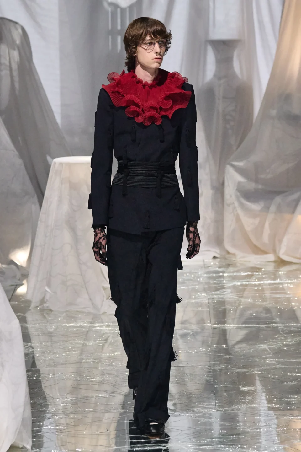 00076-valentino-spring-2025-ready-to-wear-credit-gorunway