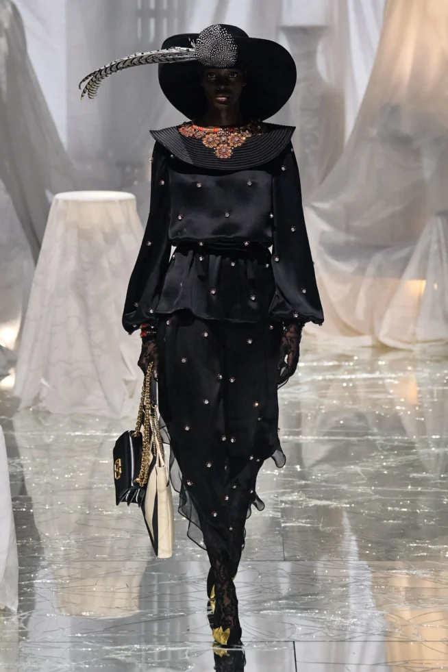 00078-valentino-spring-2025-ready-to-wear-credit-gorunway