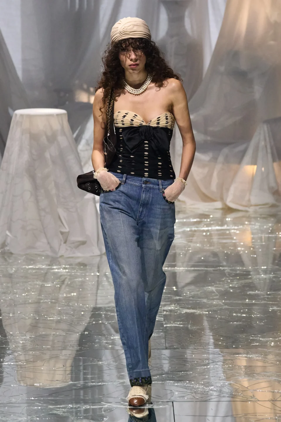 00081-valentino-spring-2025-ready-to-wear-credit-gorunway