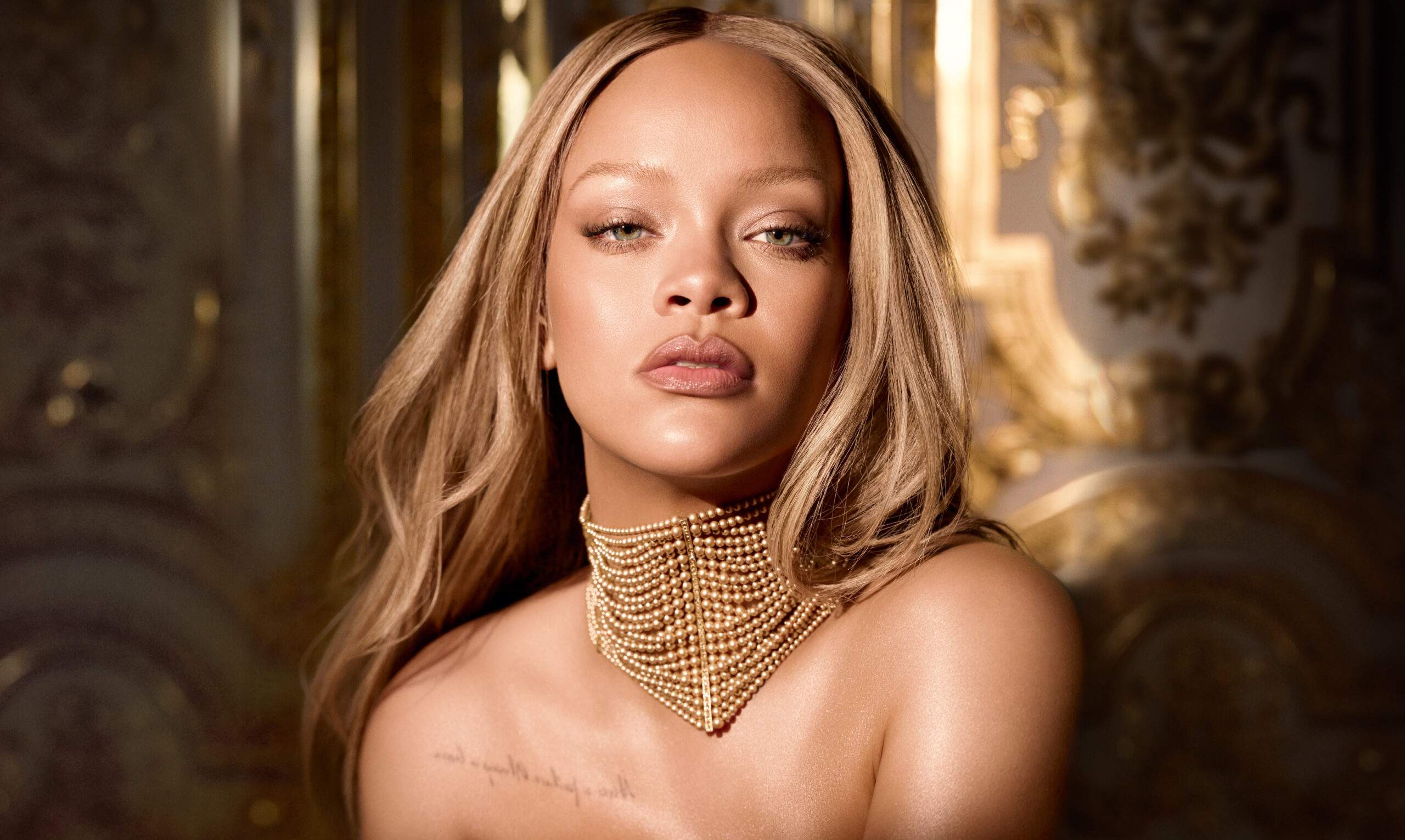 Rihanna é a nova estrela do perfume Dior J’adore