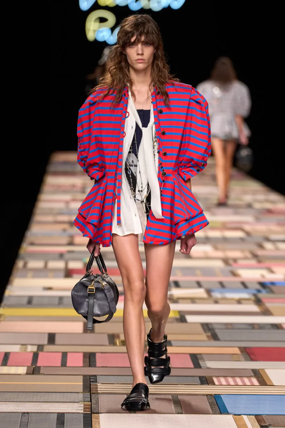 00002-louis-vuitton-spring-2025-ready-to-wear-credit-gorunway