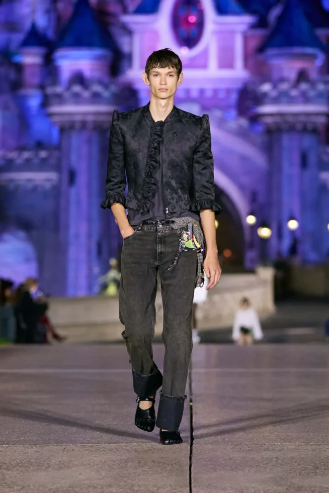 00003-coperni-spring-2025-ready-to-wear-credit-brand