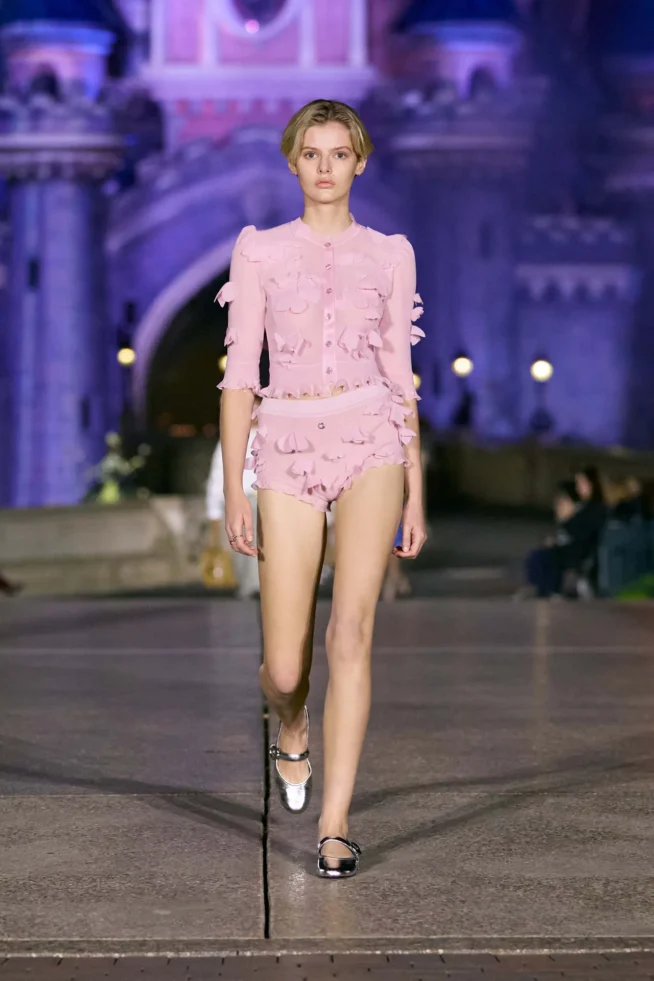 00009-coperni-spring-2025-ready-to-wear-credit-brand