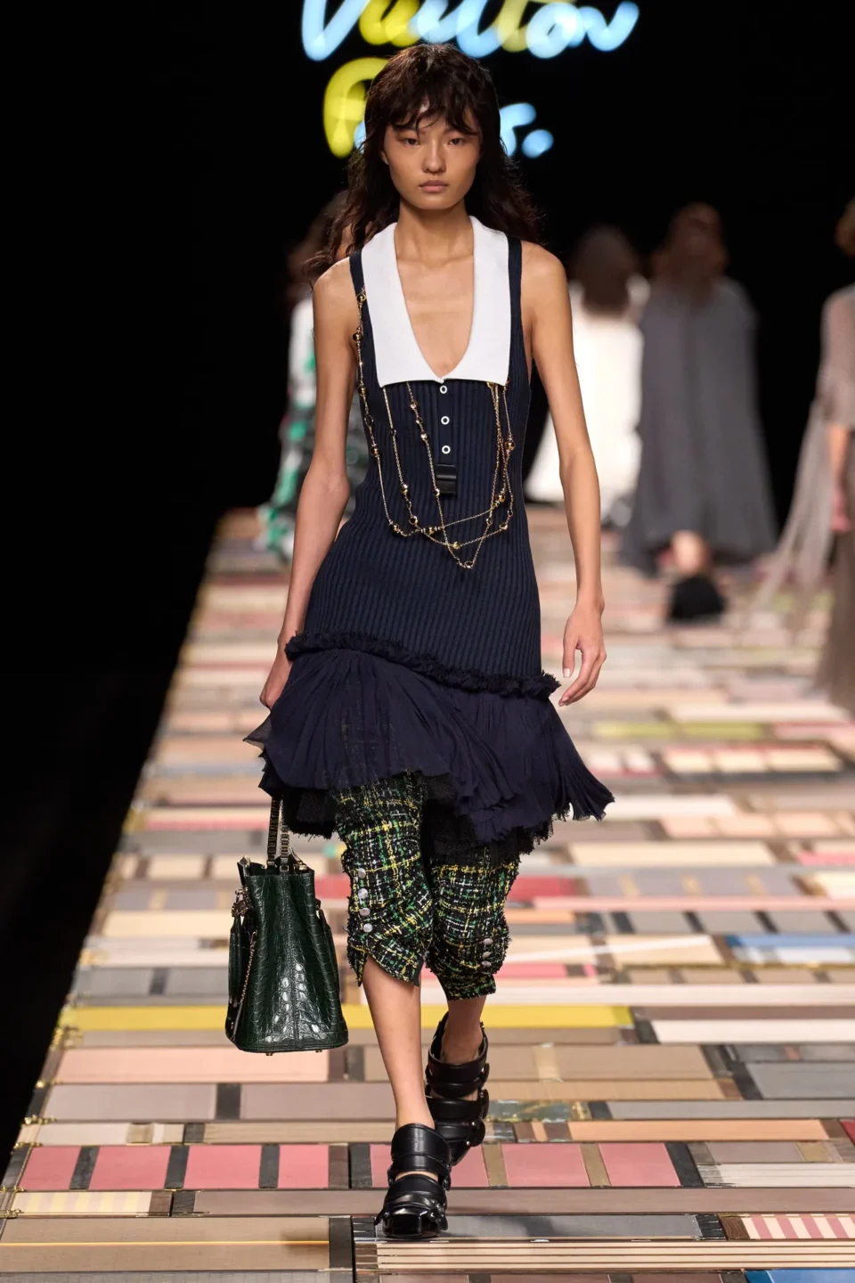 00014-louis-vuitton-spring-2025-ready-to-wear-credit-gorunway