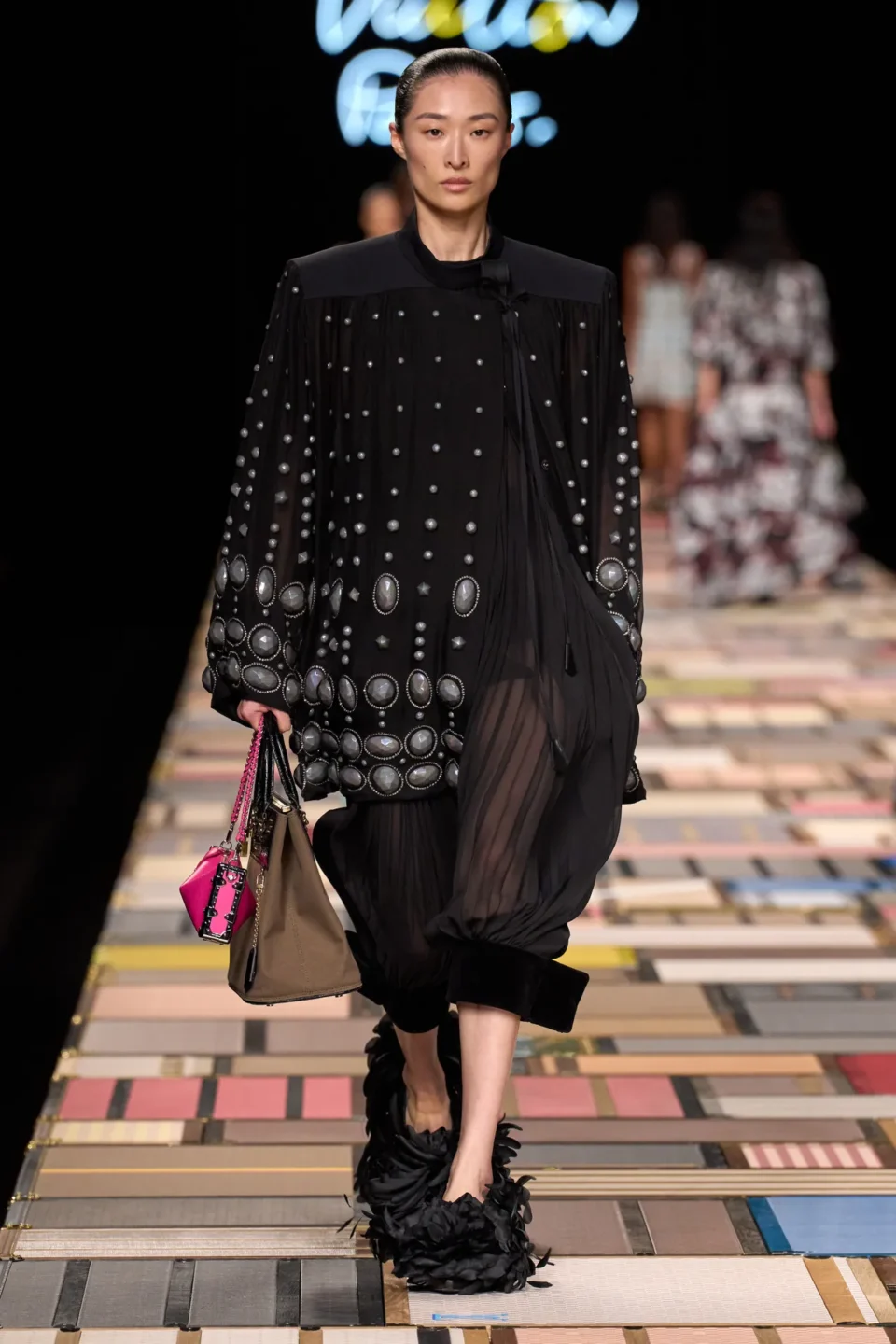 00024-louis-vuitton-spring-2025-ready-to-wear-credit-gorunway