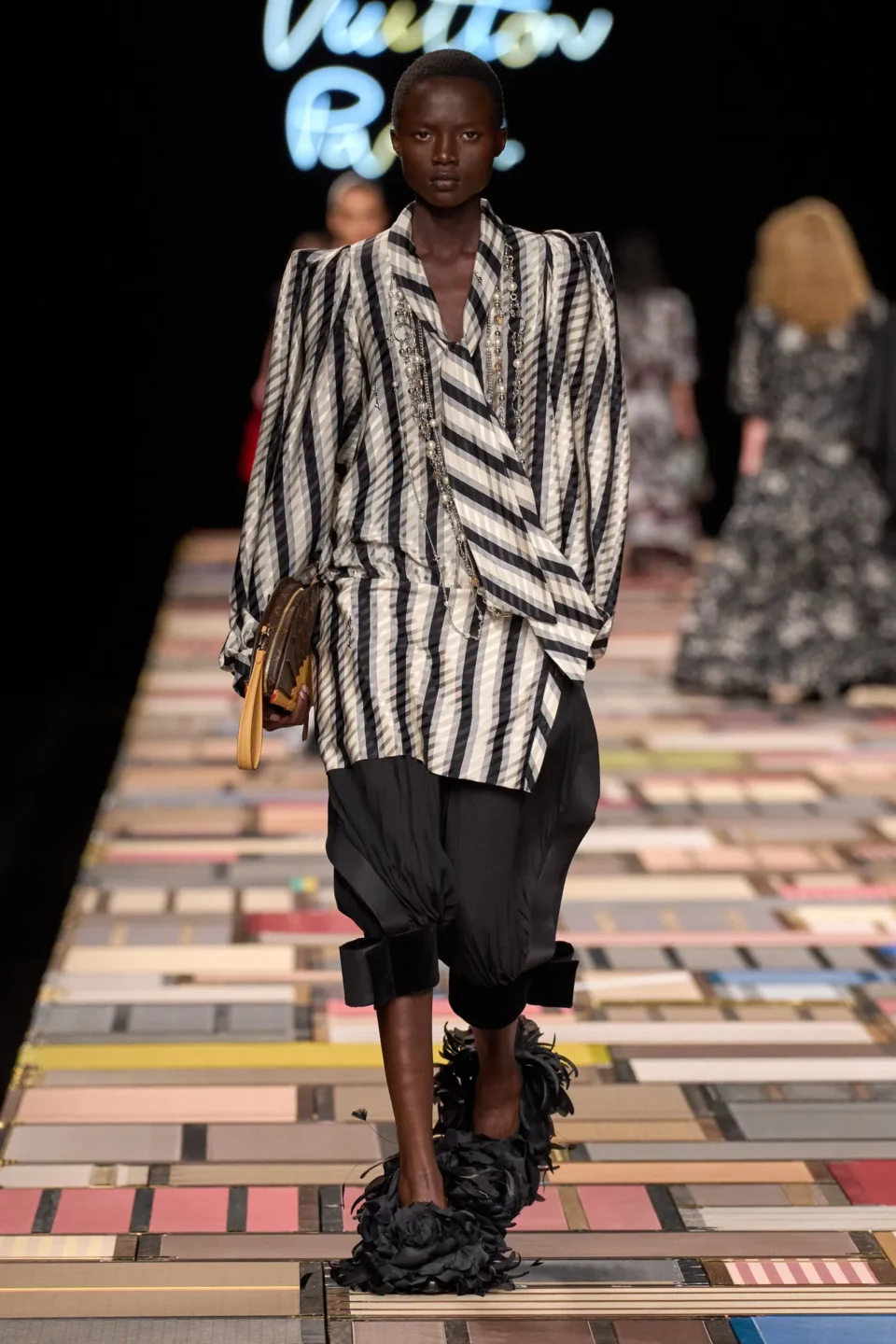 00025-louis-vuitton-spring-2025-ready-to-wear-credit-gorunway