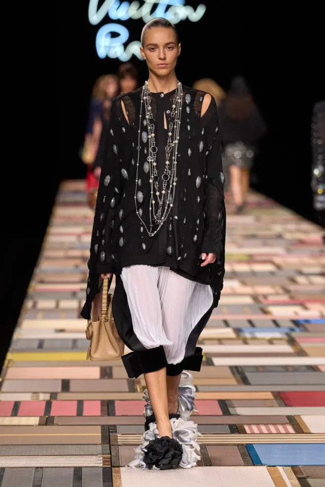 00026-louis-vuitton-spring-2025-ready-to-wear-credit-gorunway